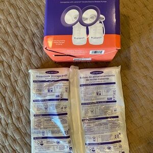 Lansinoh Purple and White Breastmilk Storage Set